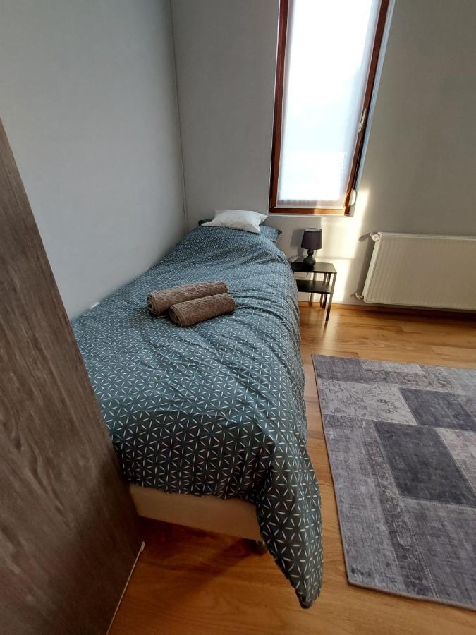 Csaladbarat Vendeglak: Family-Friendly Guesthouse for 9 Szeged Exterior photo