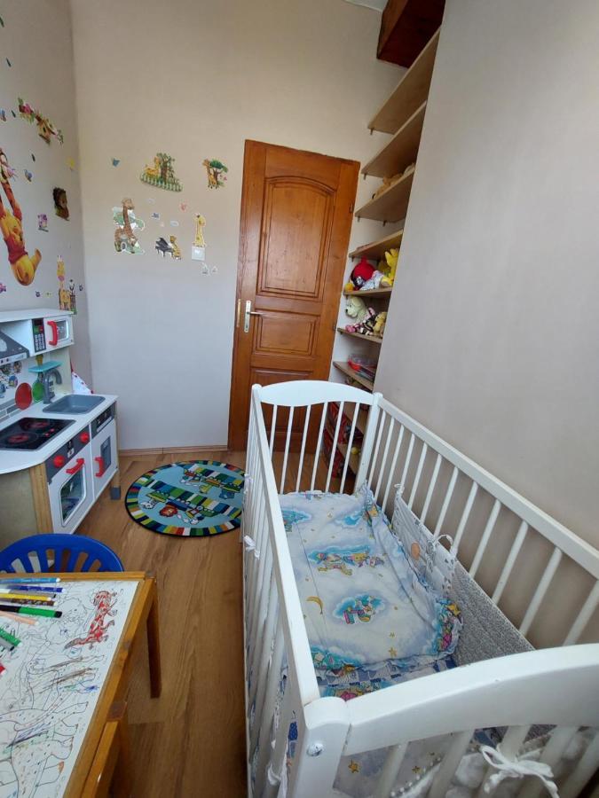 Csaladbarat Vendeglak: Family-Friendly Guesthouse for 9 Szeged Exterior photo