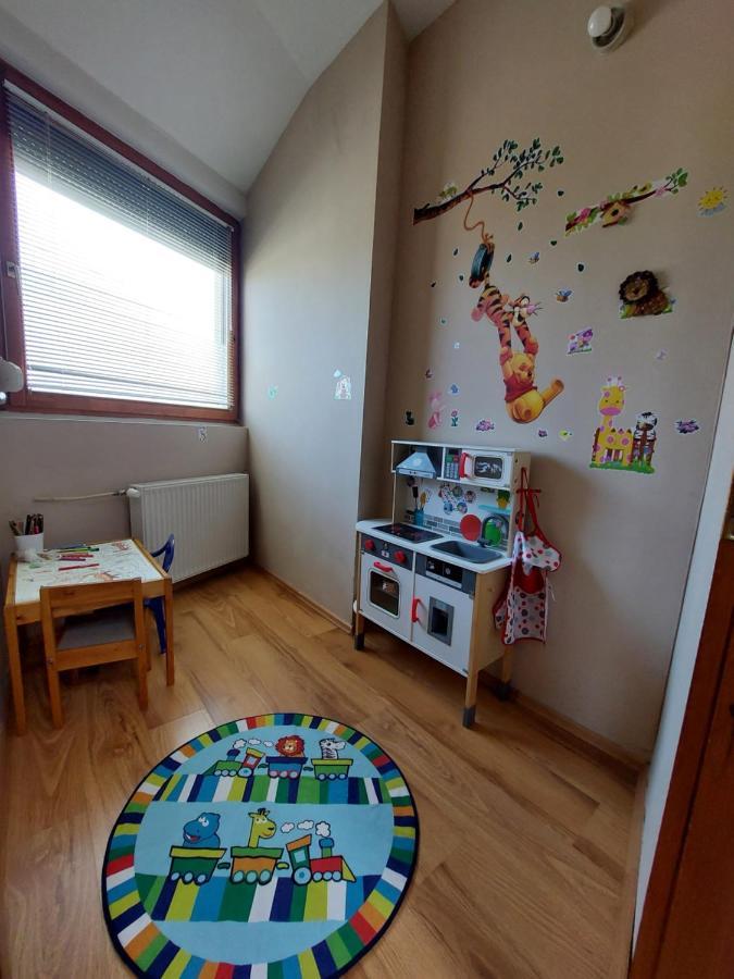 Csaladbarat Vendeglak: Family-Friendly Guesthouse for 9 Szeged Exterior photo